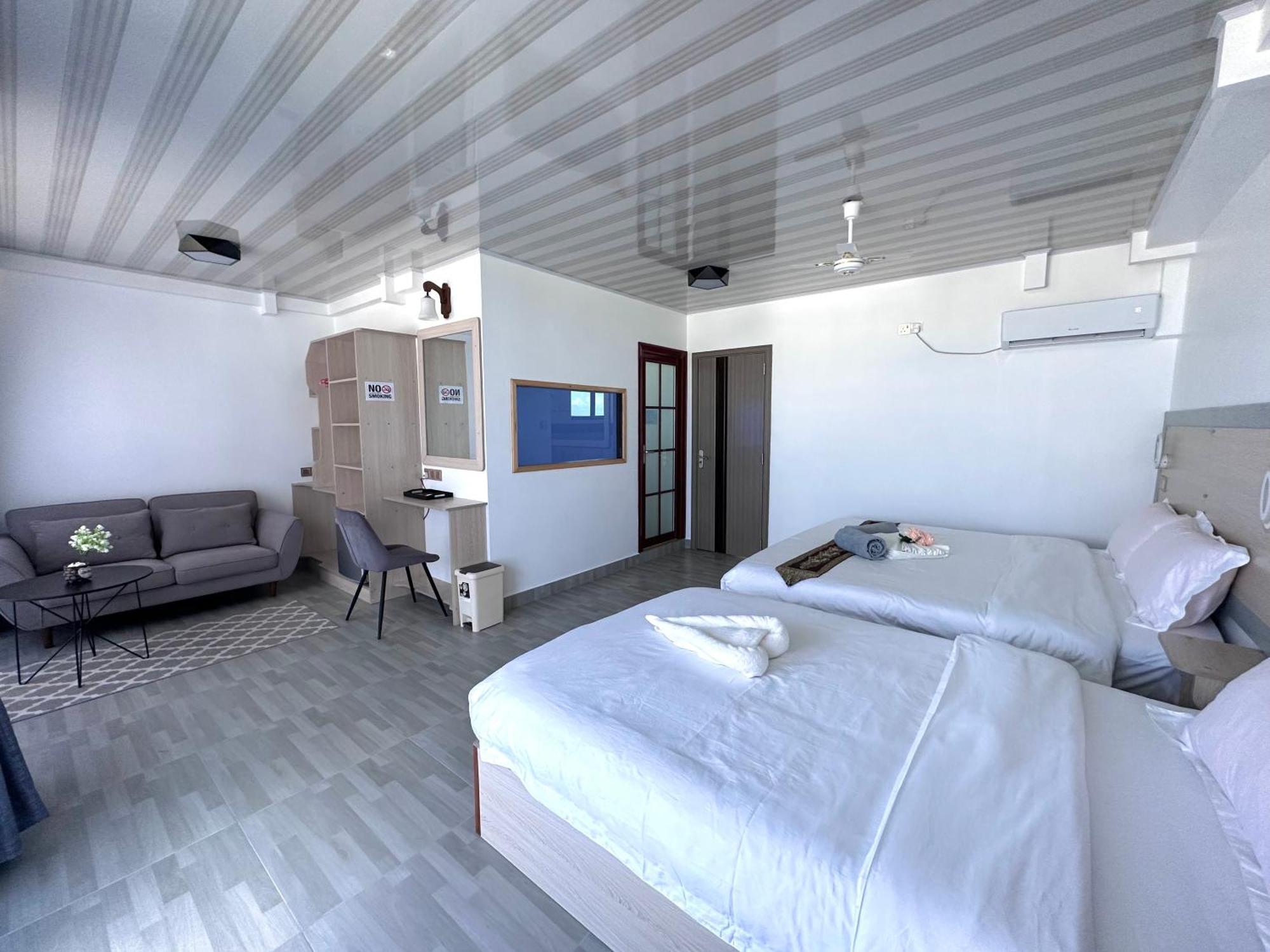 Galaxy Sunrise Sea View Hotel Fulidhoo Exterior photo