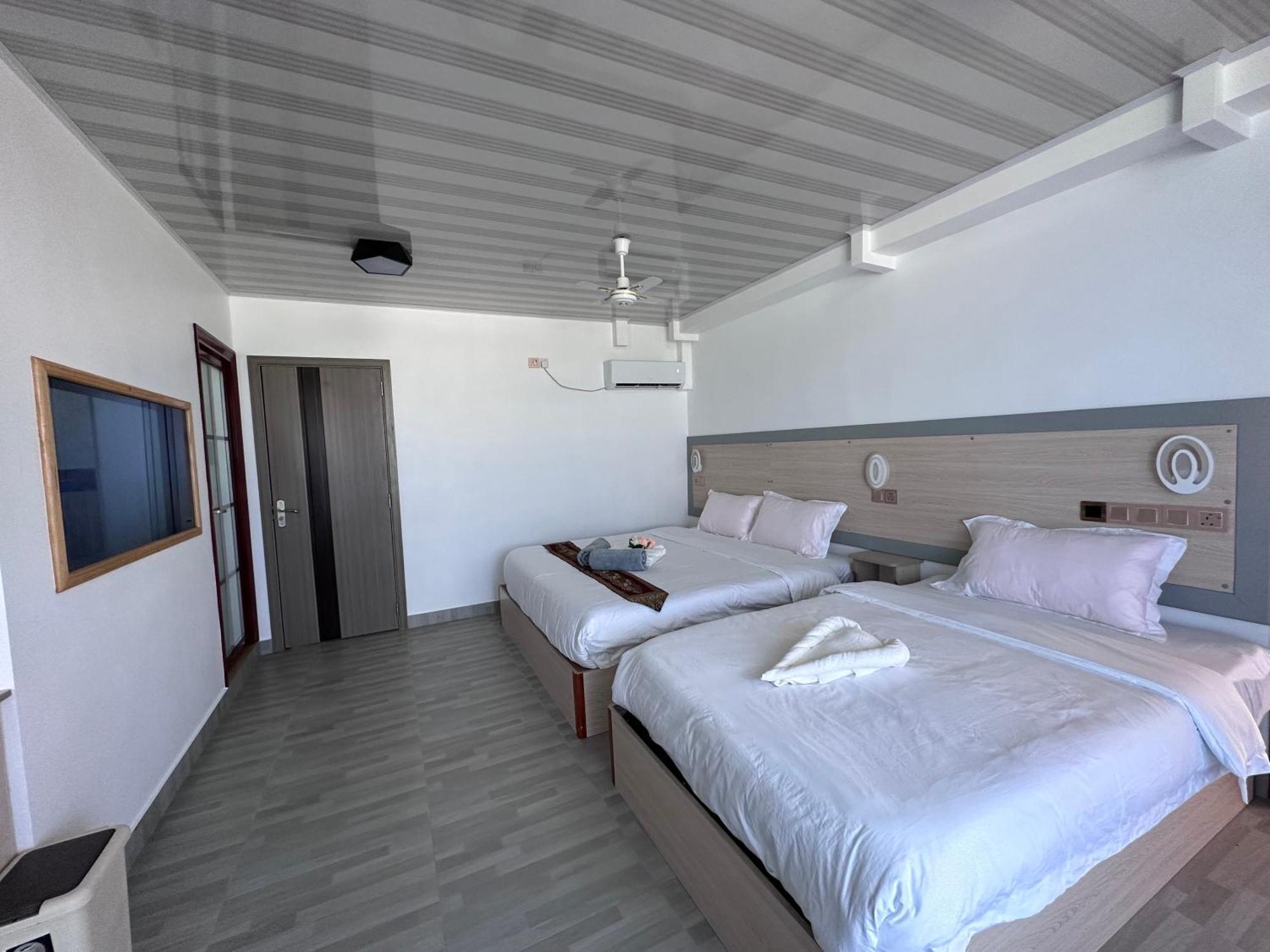 Galaxy Sunrise Sea View Hotel Fulidhoo Exterior photo