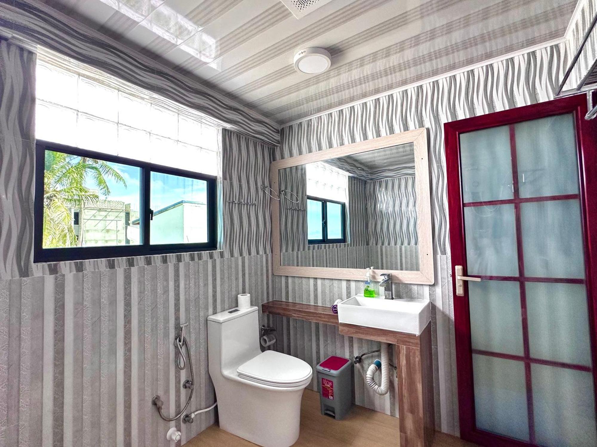 Galaxy Sunrise Sea View Hotel Fulidhoo Exterior photo