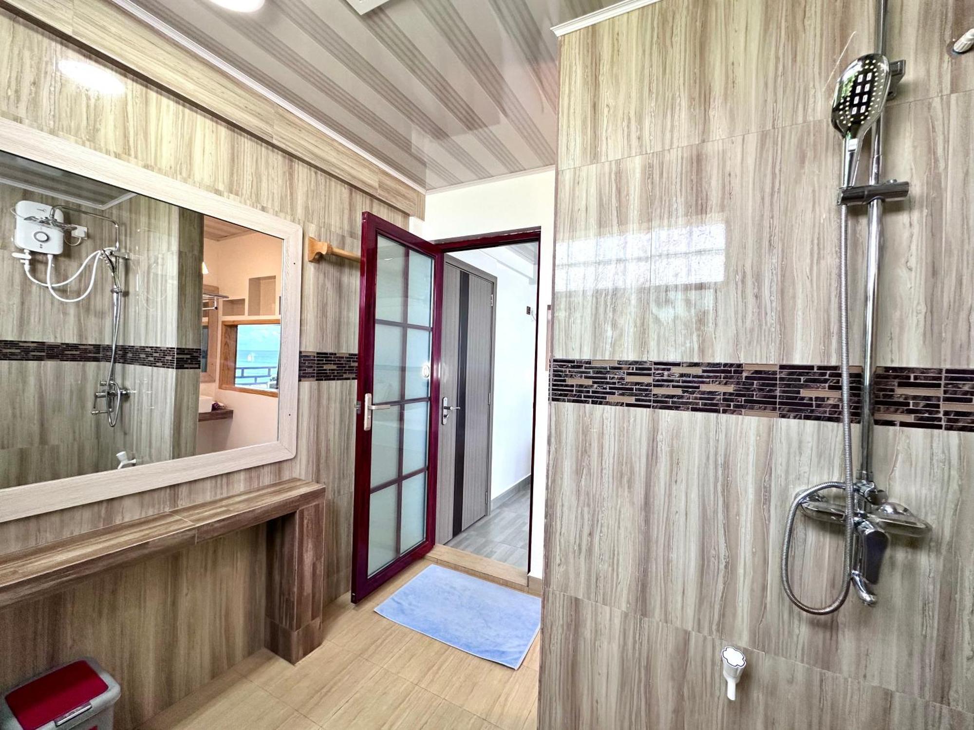 Galaxy Sunrise Sea View Hotel Fulidhoo Exterior photo