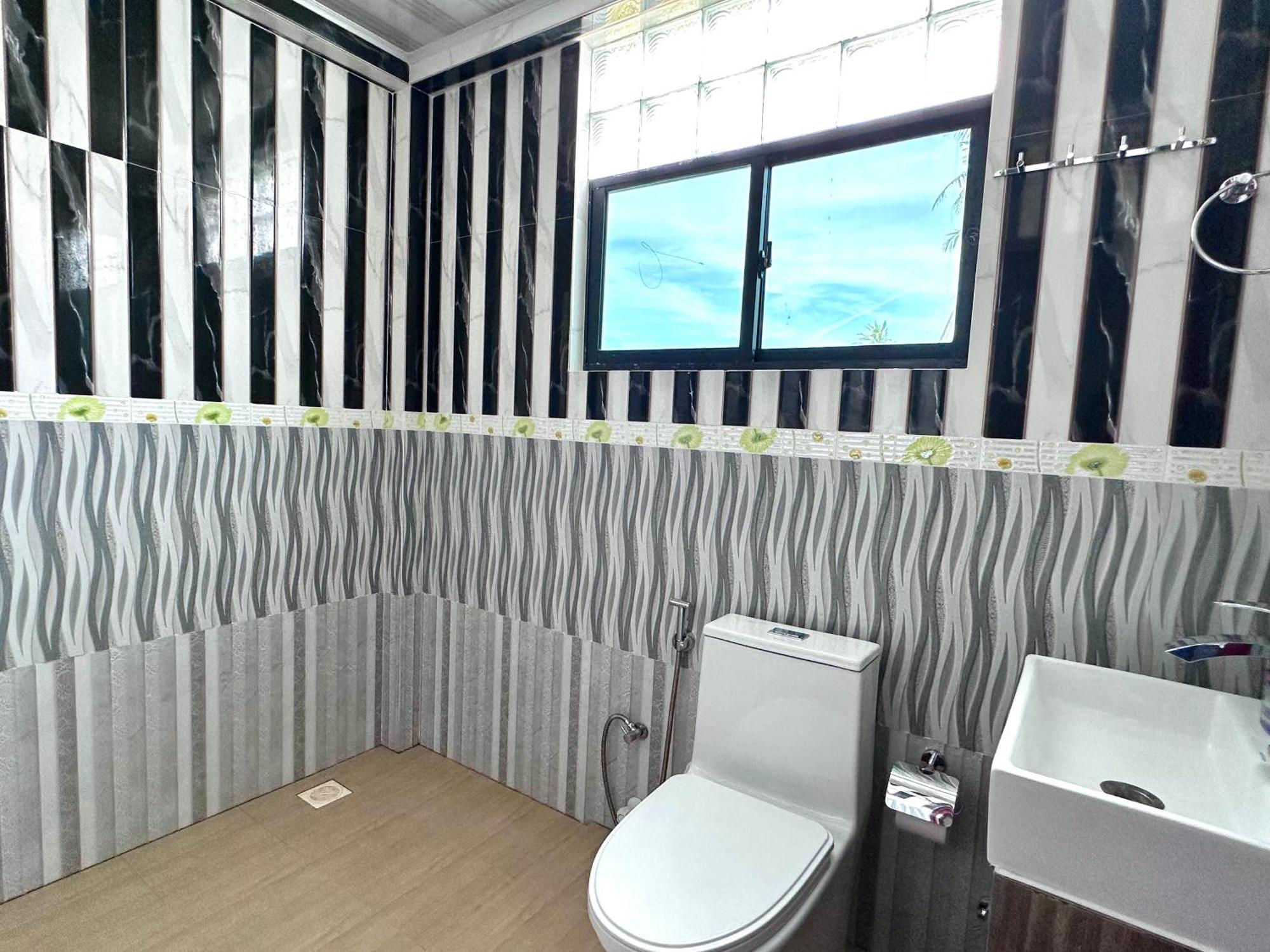 Galaxy Sunrise Sea View Hotel Fulidhoo Exterior photo