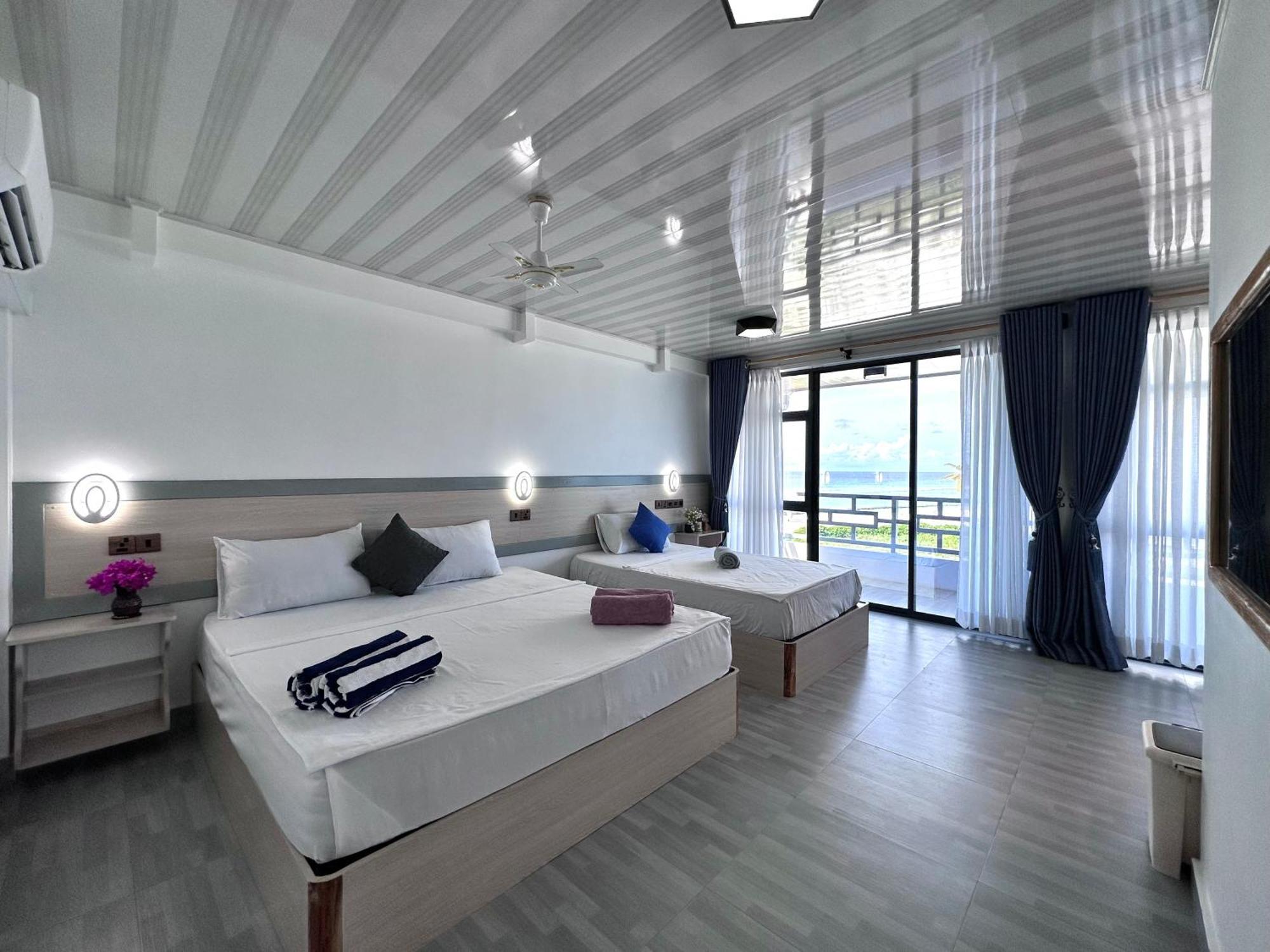 Galaxy Sunrise Sea View Hotel Fulidhoo Exterior photo