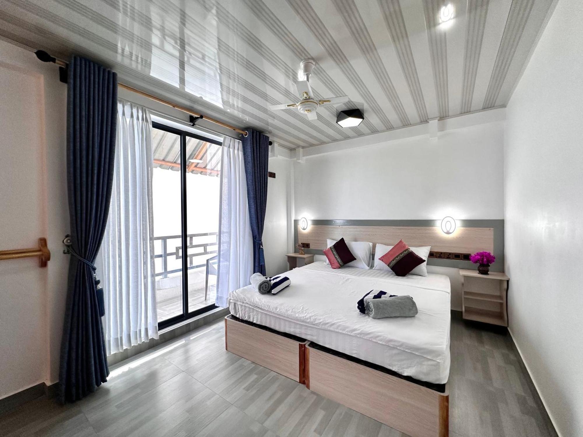 Galaxy Sunrise Sea View Hotel Fulidhoo Exterior photo