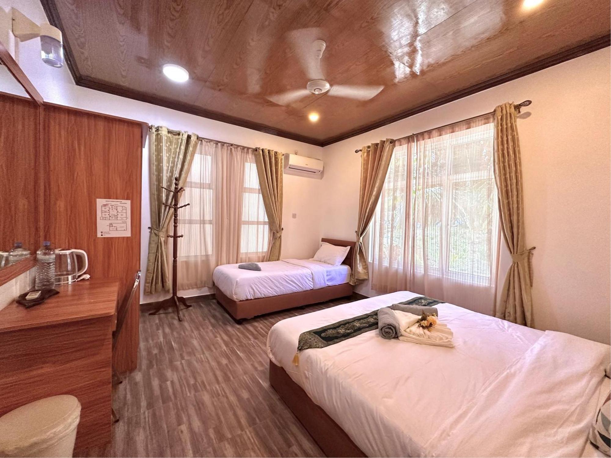 Galaxy Sunrise Sea View Hotel Fulidhoo Exterior photo